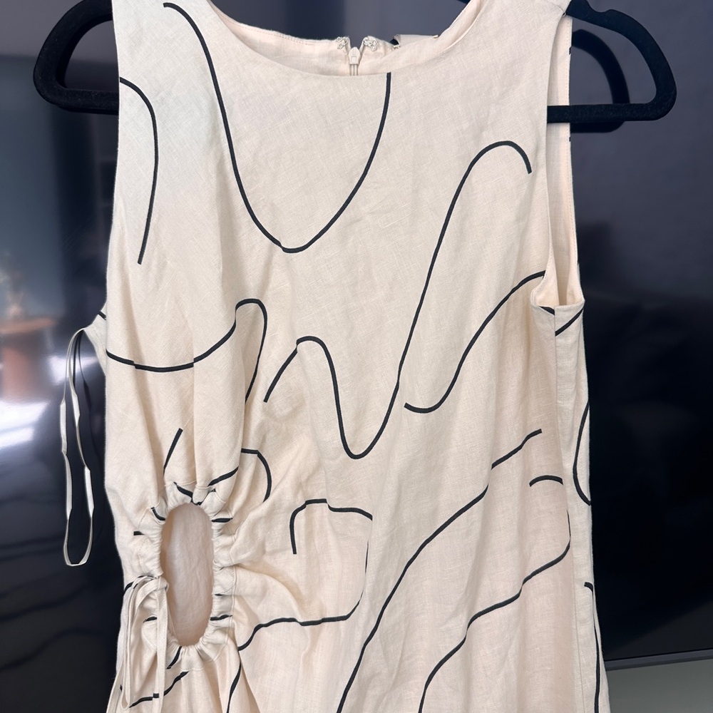 Cream Sleeveless Dress with Black Abstract Lines